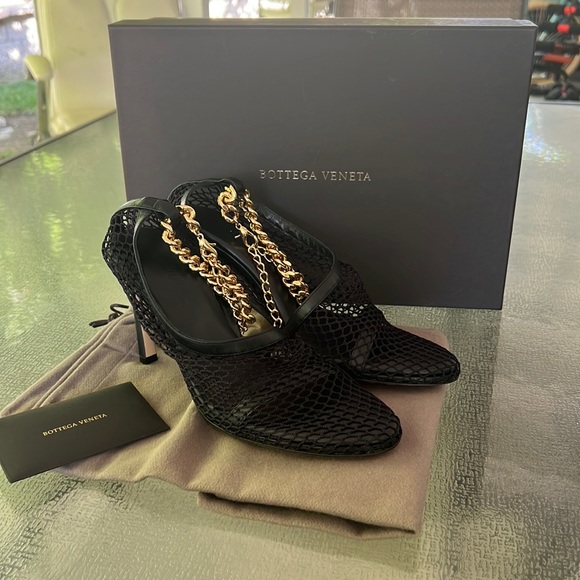 Bottega Veneta Mesh Chunky Chain Sandals - Picture 5 of 12